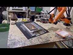 6 Eksenli Robot Otomatik 100w Bavul Taşınabilir Elyaf Lazer Temizleme Makinesi Pas Çıkarma